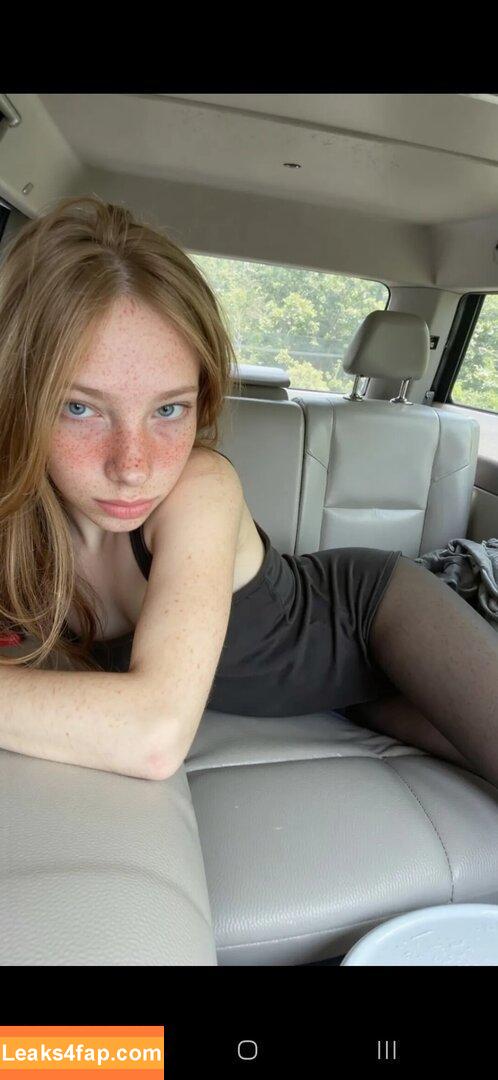 Alaskafawn / alaska.freckles leaked photo photo #0001