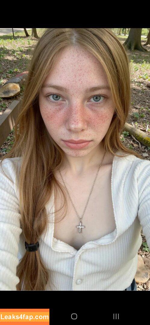 Alaskafawn / alaska.freckles leaked photo photo #0004