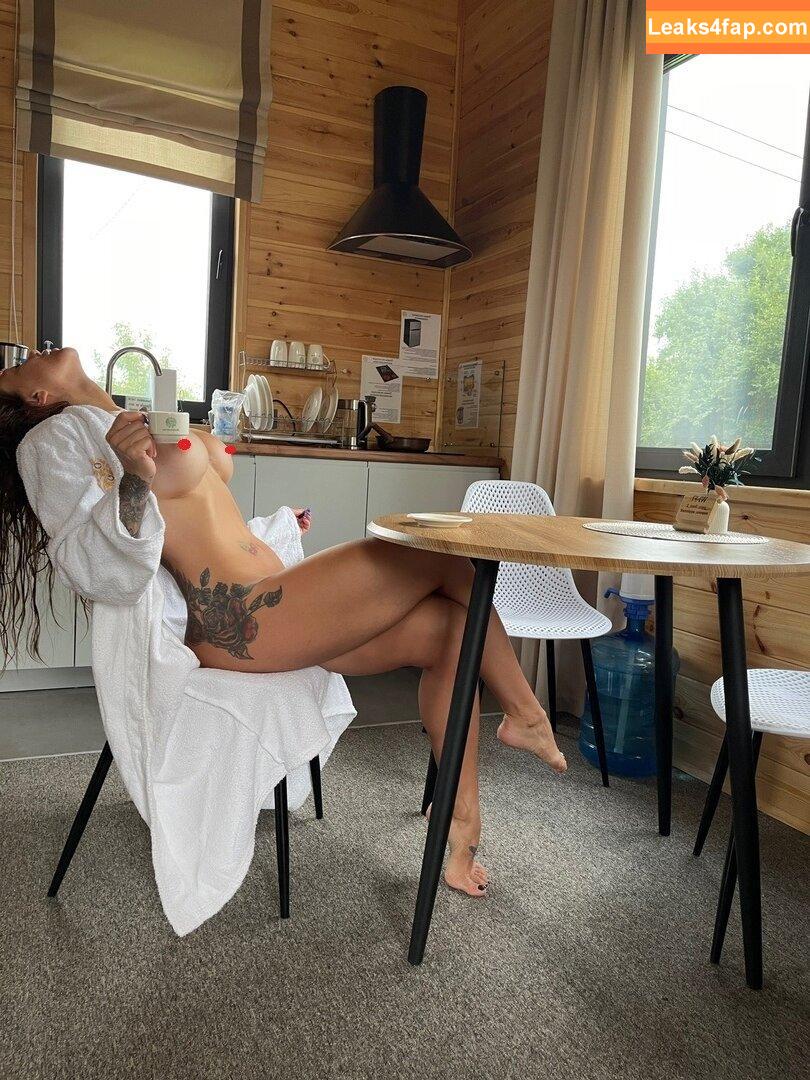 alba_____1 /  leaked photo photo #0007