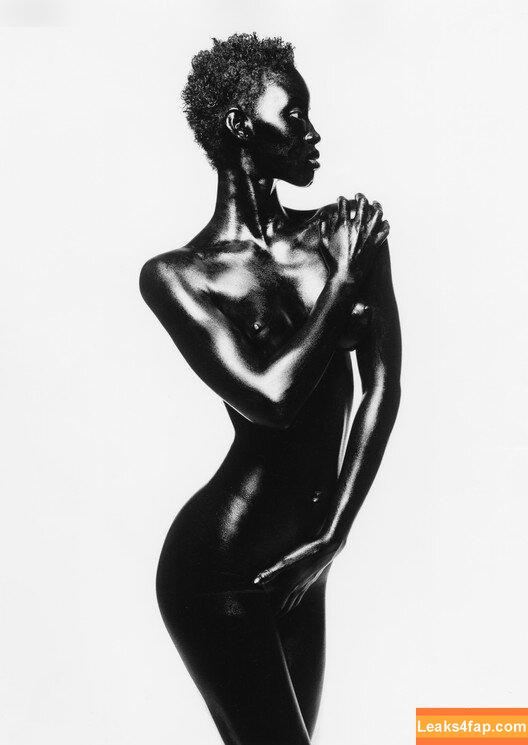 Alek Wek / msalekwek leaked photo photo #0037