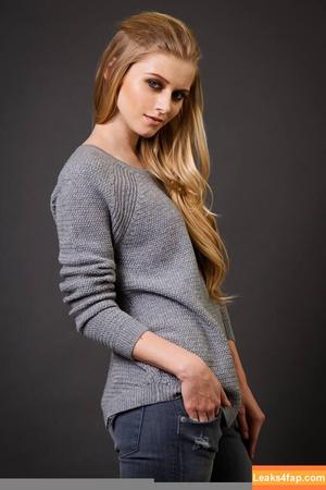 Alena Alexandrovna Savostikova photo #0001
