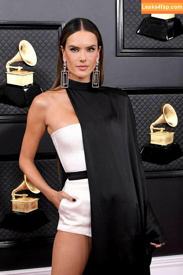 Alessandra Ambrosio / Alessandra / aleambrosio / alelovesanja / alessandraambrosio / https: leaked photo photo #0028