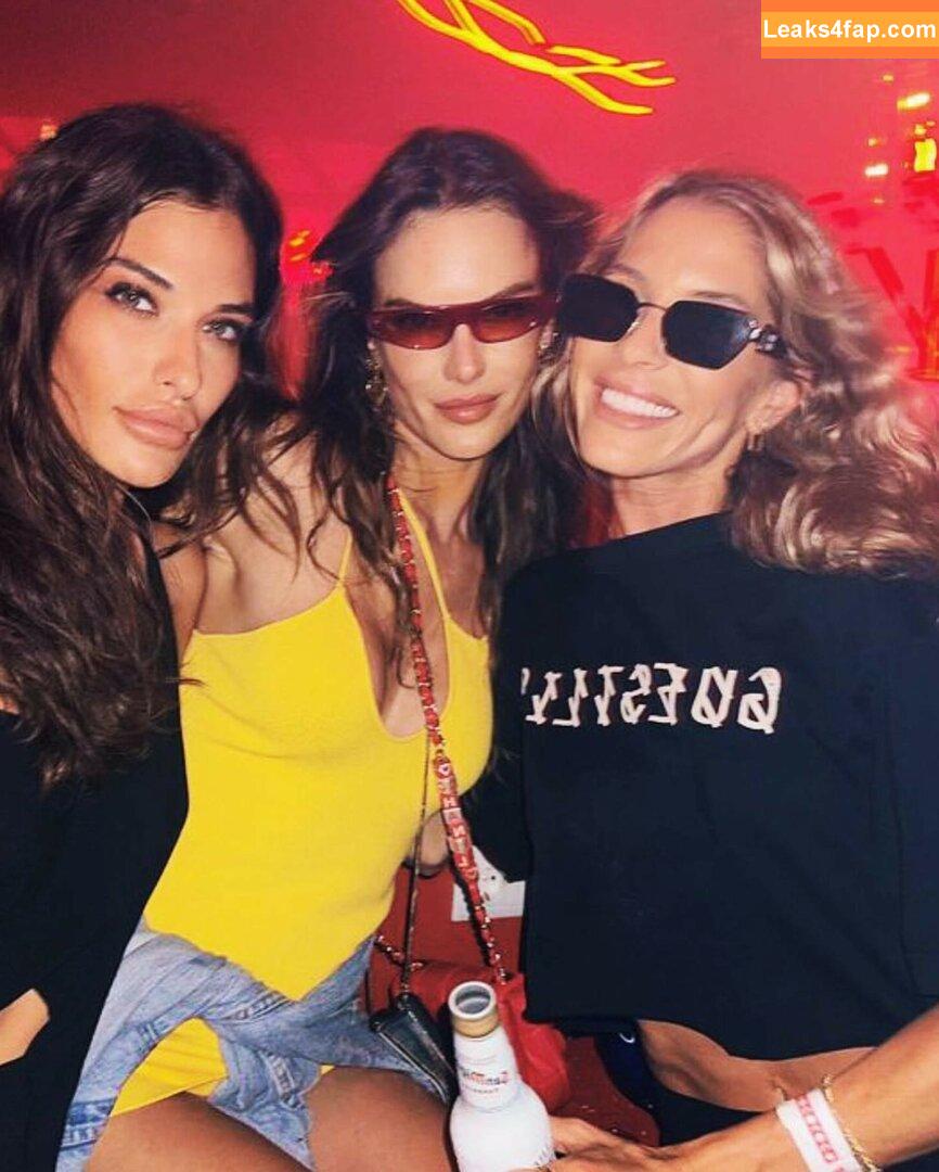 Alessandra Ambrosio / Alessandra / aleambrosio / alelovesanja / alessandraambrosio / https: leaked photo photo #0331