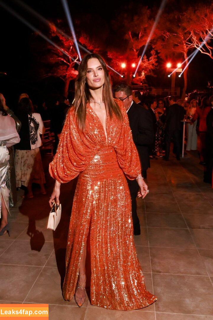 Alessandra Ambrosio / Alessandra / aleambrosio / alelovesanja / alessandraambrosio / https: leaked photo photo #0395