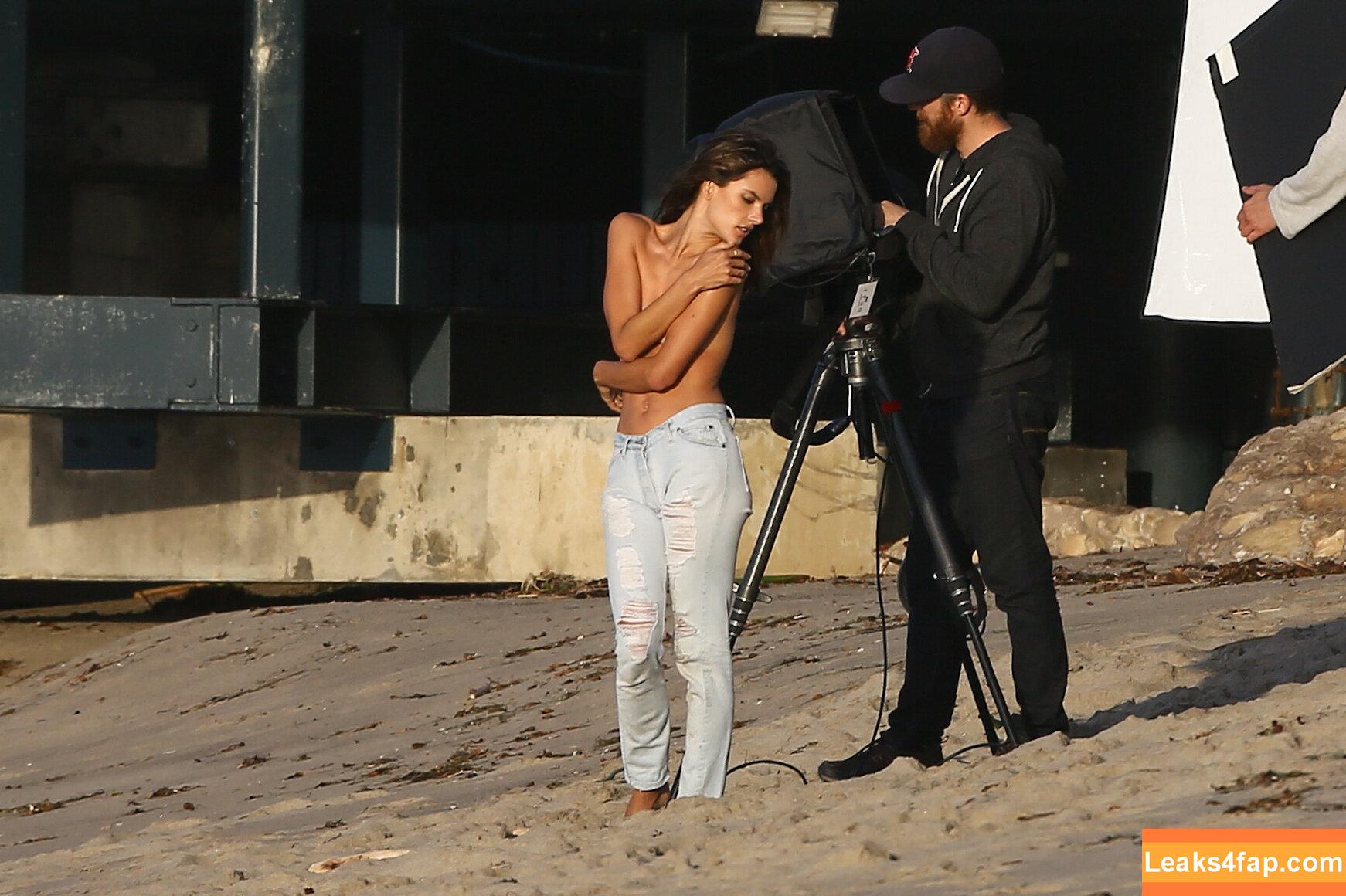 Alessandra Ambrosio / aleambrosio / alelovesanja / alessandraambrosio leaked photo photo #0776