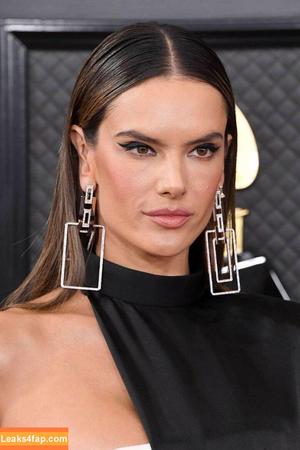 Alessandra Ambrosio photo #0026