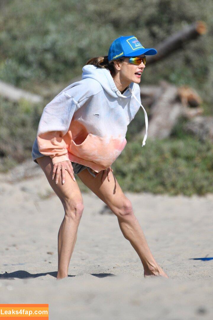 Alessandra Ambrosio / aleambrosio / alelovesanja / alessandraambrosio leaked photo photo #1174