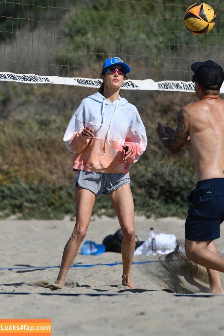 Alessandra Ambrosio / aleambrosio / alelovesanja / alessandraambrosio leaked photo photo #1193