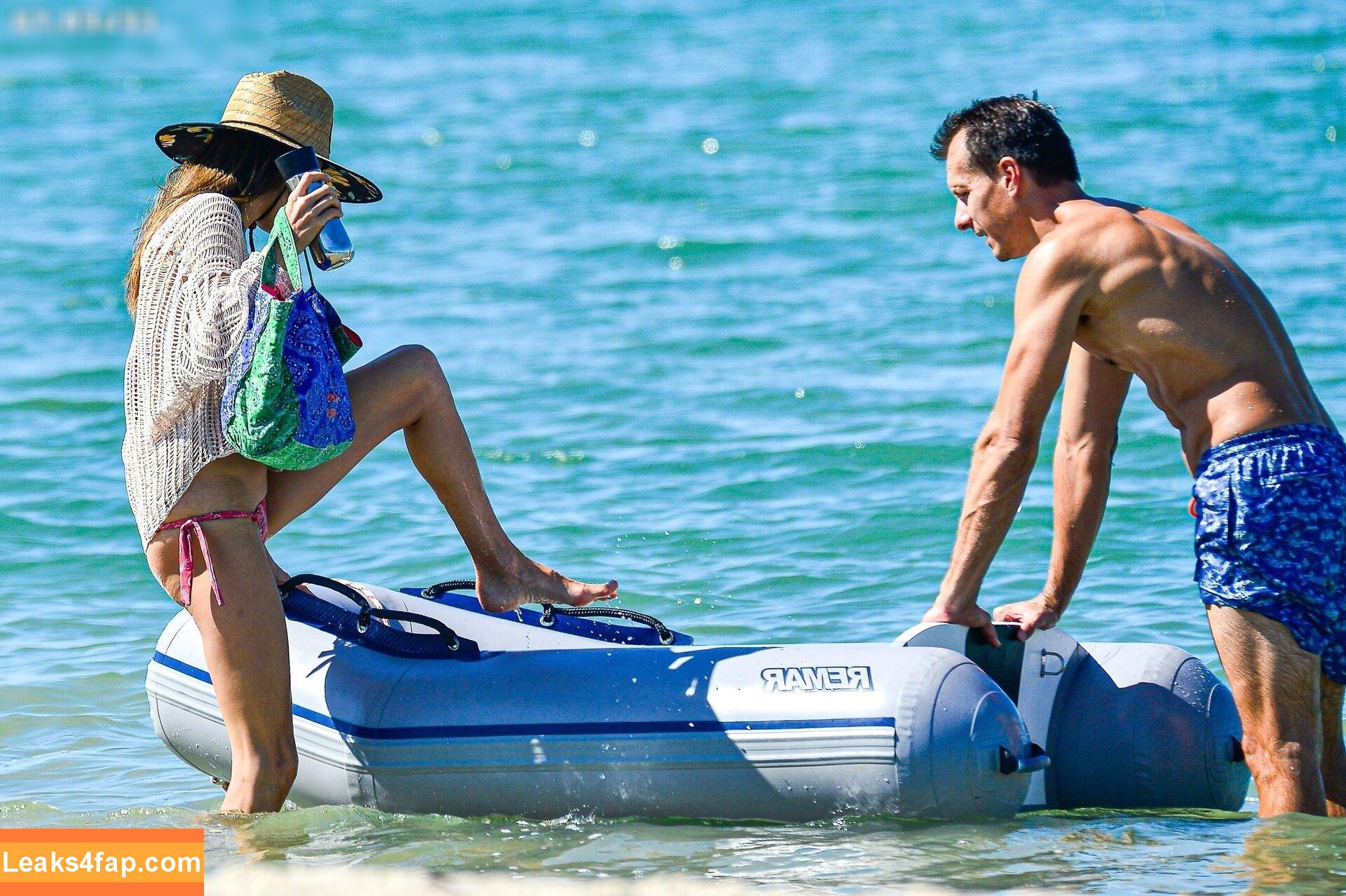 Alessandra Ambrosio / aleambrosio / alelovesanja / alessandraambrosio leaked photo photo #1236