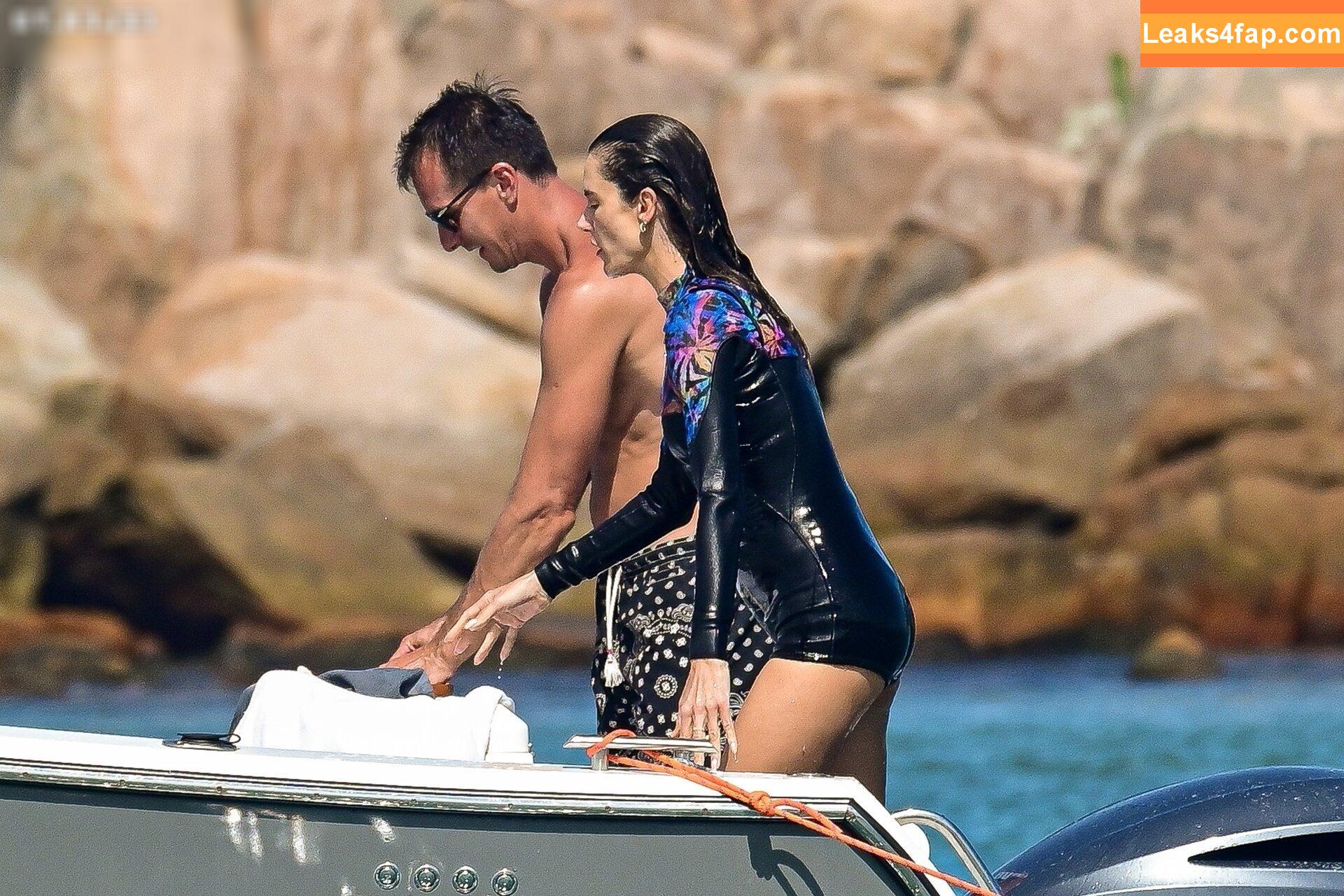 Alessandra Ambrosio / aleambrosio / alelovesanja / alessandraambrosio leaked photo photo #1273