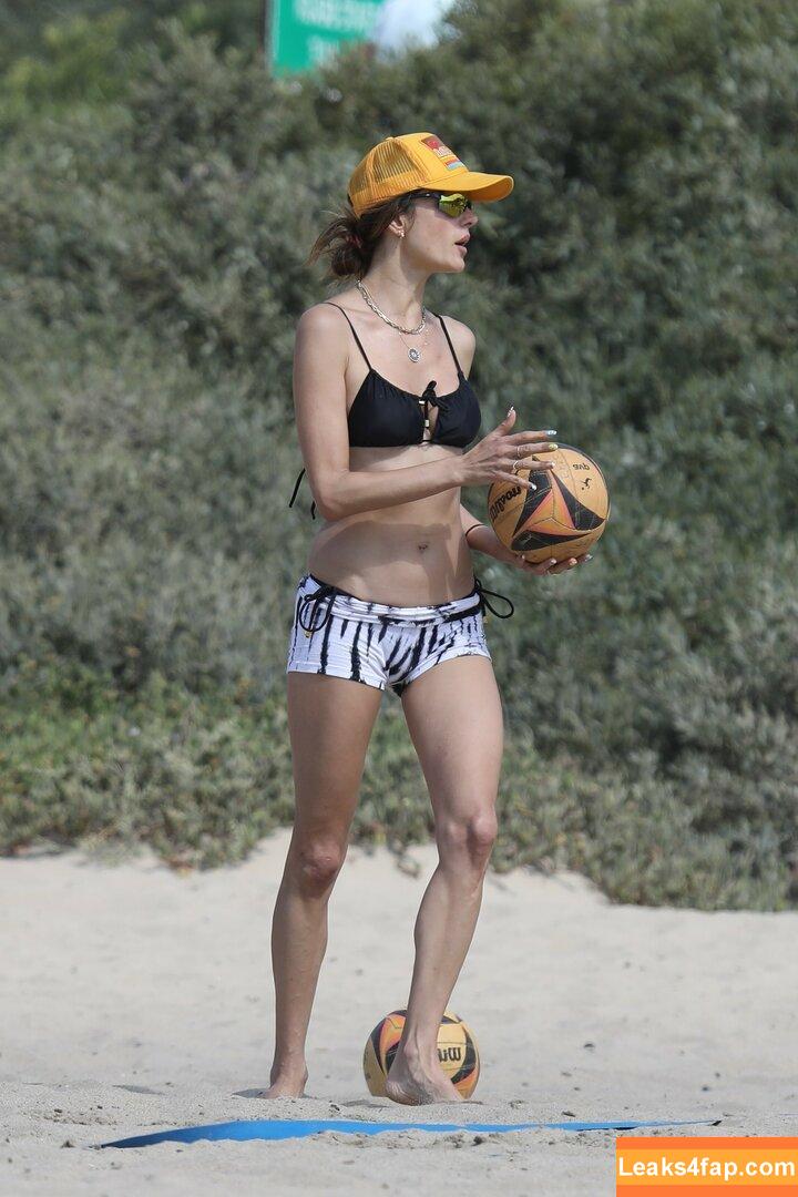 Alessandra Ambrosio / aleambrosio / alelovesanja / alessandraambrosio leaked photo photo #1370