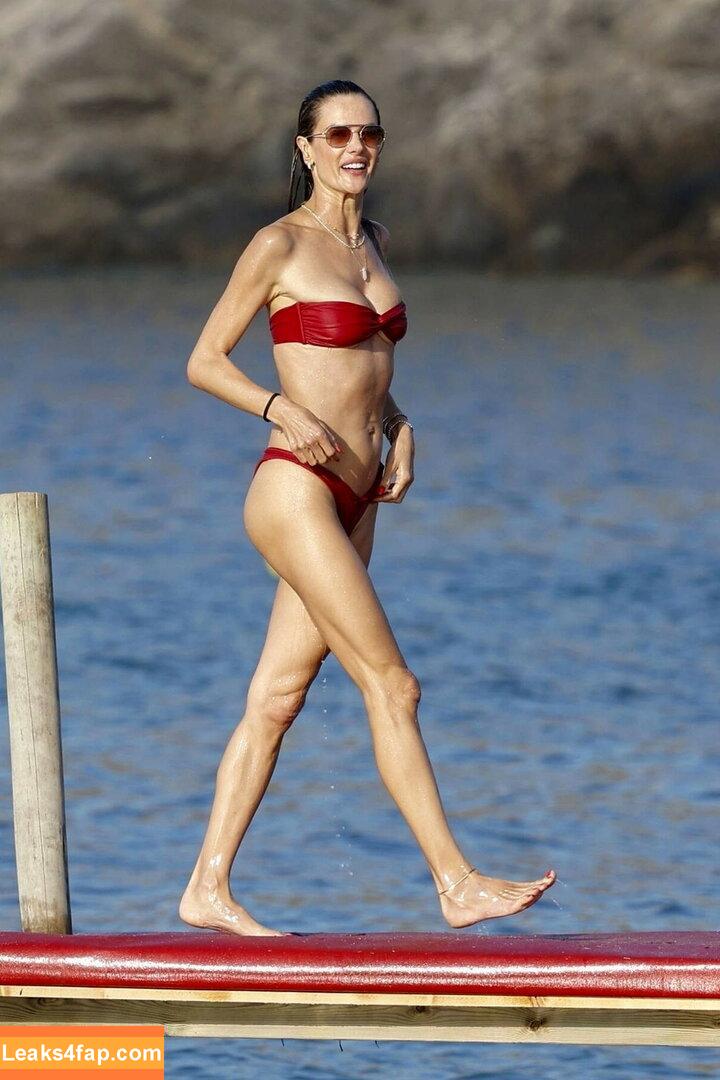 Alessandra Ambrosio / aleambrosio / alelovesanja / alessandraambrosio leaked photo photo #1483