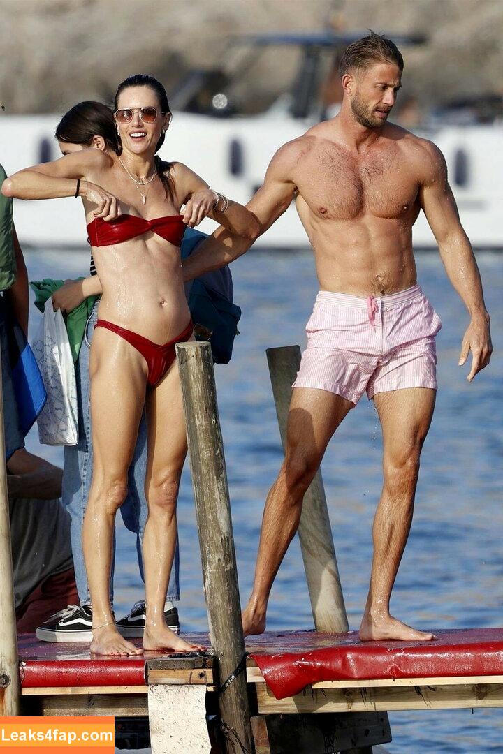 Alessandra Ambrosio / aleambrosio / alelovesanja / alessandraambrosio leaked photo photo #1492