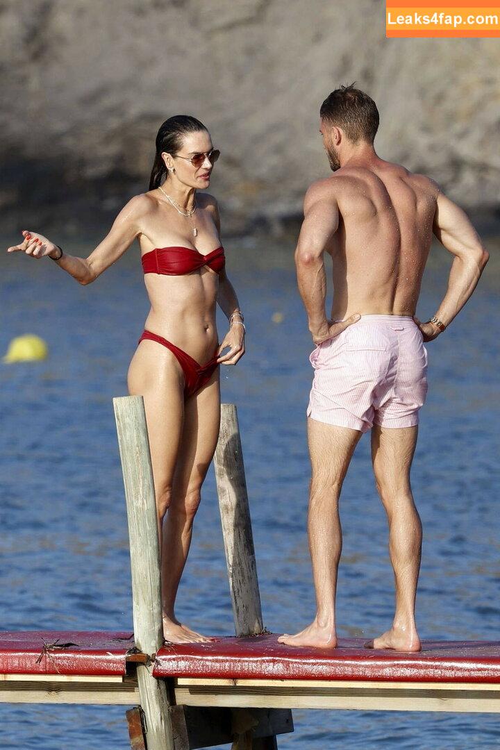 Alessandra Ambrosio / aleambrosio / alelovesanja / alessandraambrosio leaked photo photo #1493