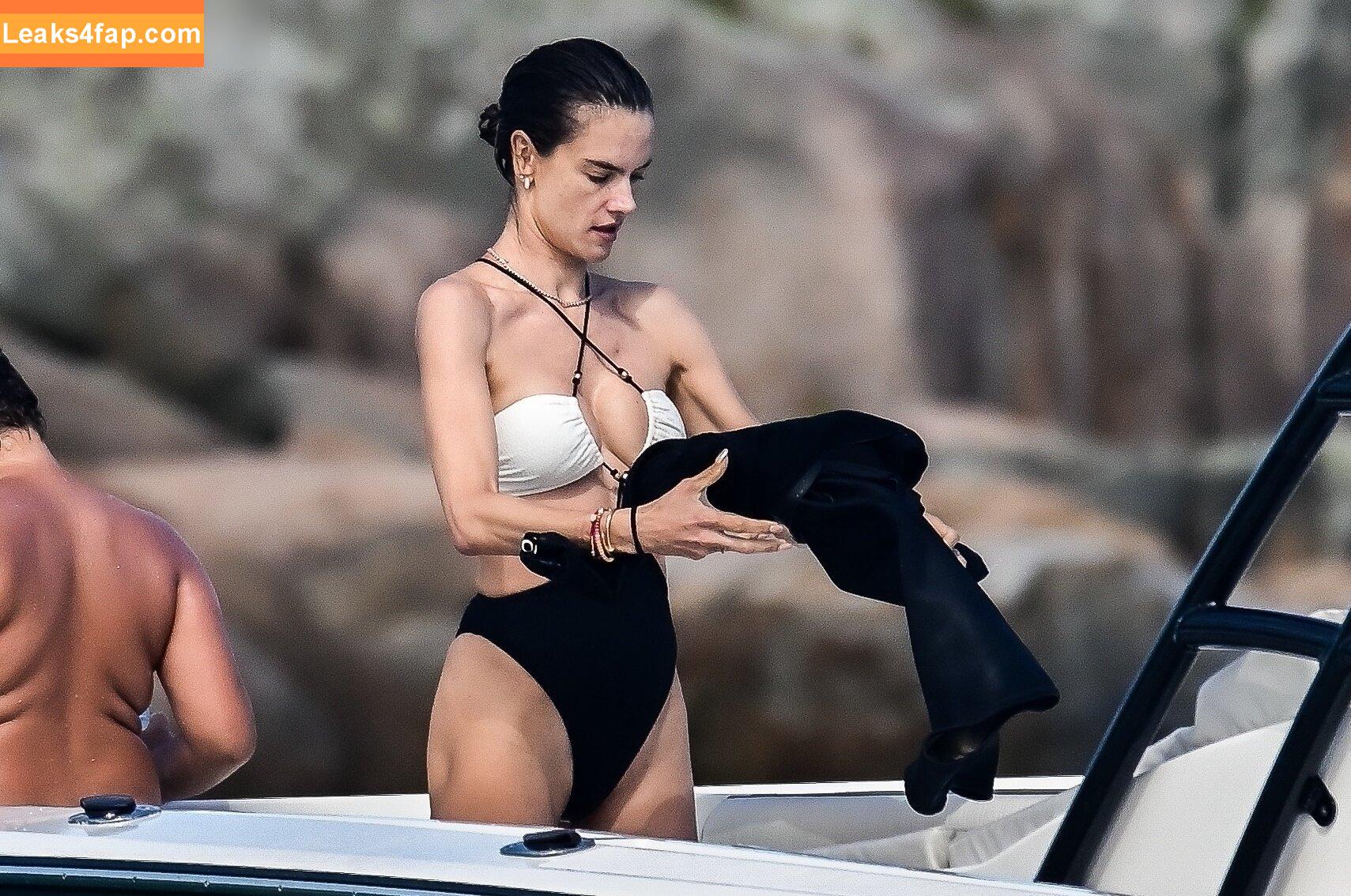 Alessandra Ambrosio / aleambrosio / alelovesanja / alessandraambrosio leaked photo photo #1588