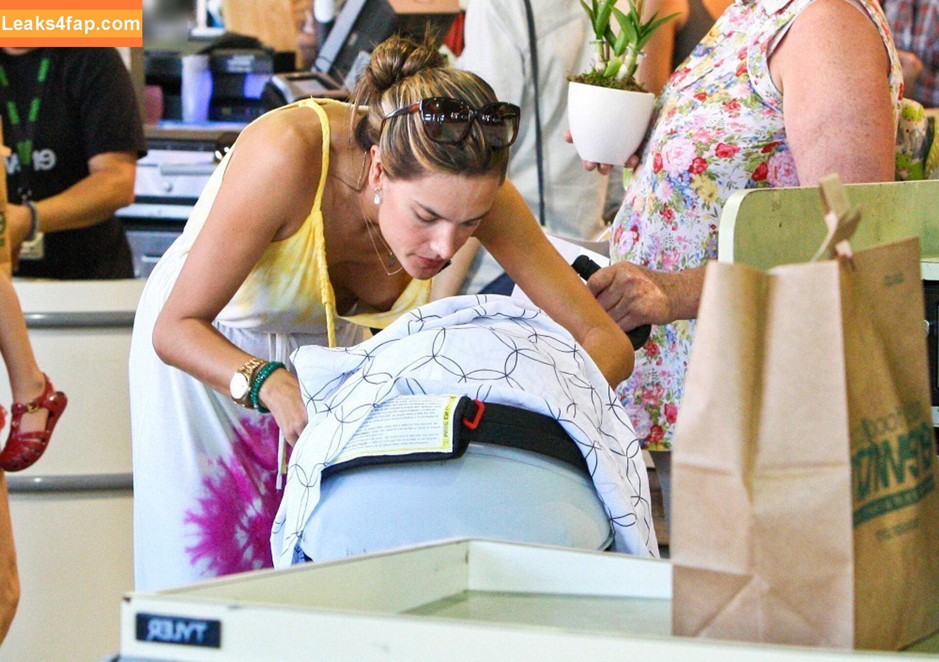 Alessandra Ambrosio / aleambrosio / alelovesanja / alessandraambrosio leaked photo photo #1793