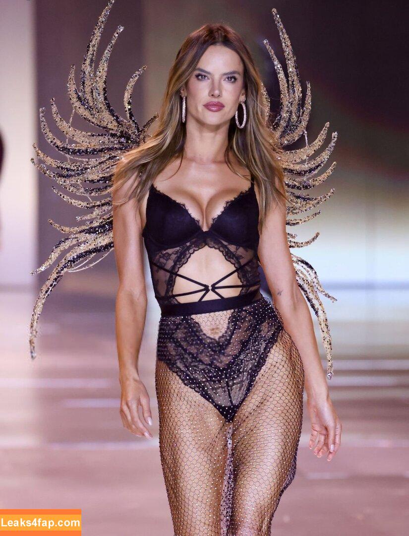 Alessandra Ambrosio / aleambrosio / alelovesanja / alessandraambrosio leaked photo photo #1928
