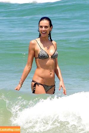 Alessandra Ambrosio photo #1008