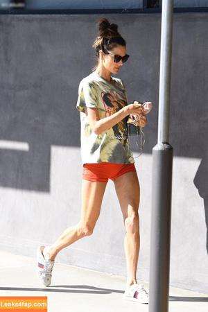 Alessandra Ambrosio photo #1061