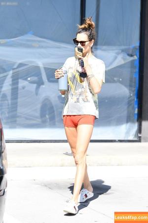 Alessandra Ambrosio photo #1080