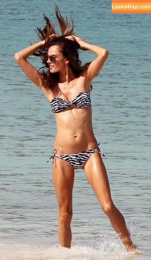 Alessandra Ambrosio photo #1084