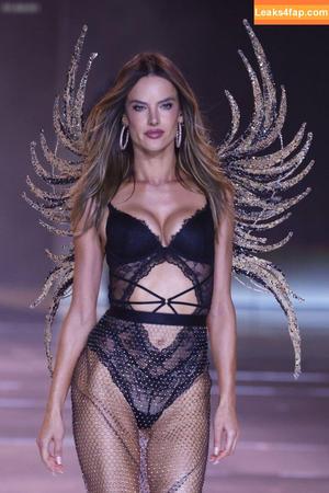 Alessandra Ambrosio photo #1918