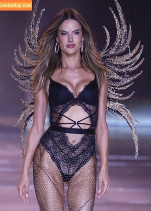 Alessandra Ambrosio photo #1930
