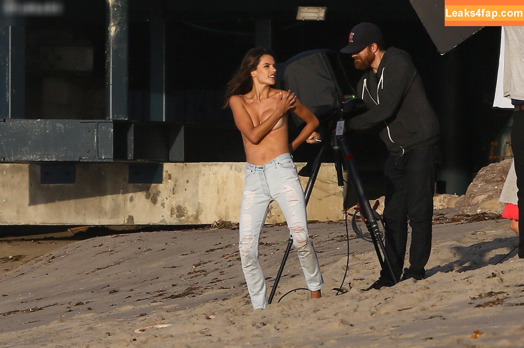 Alessandra Ambrosio / aleambrosio / alelovesanja / alessandraambrosio leaked photo photo #2031