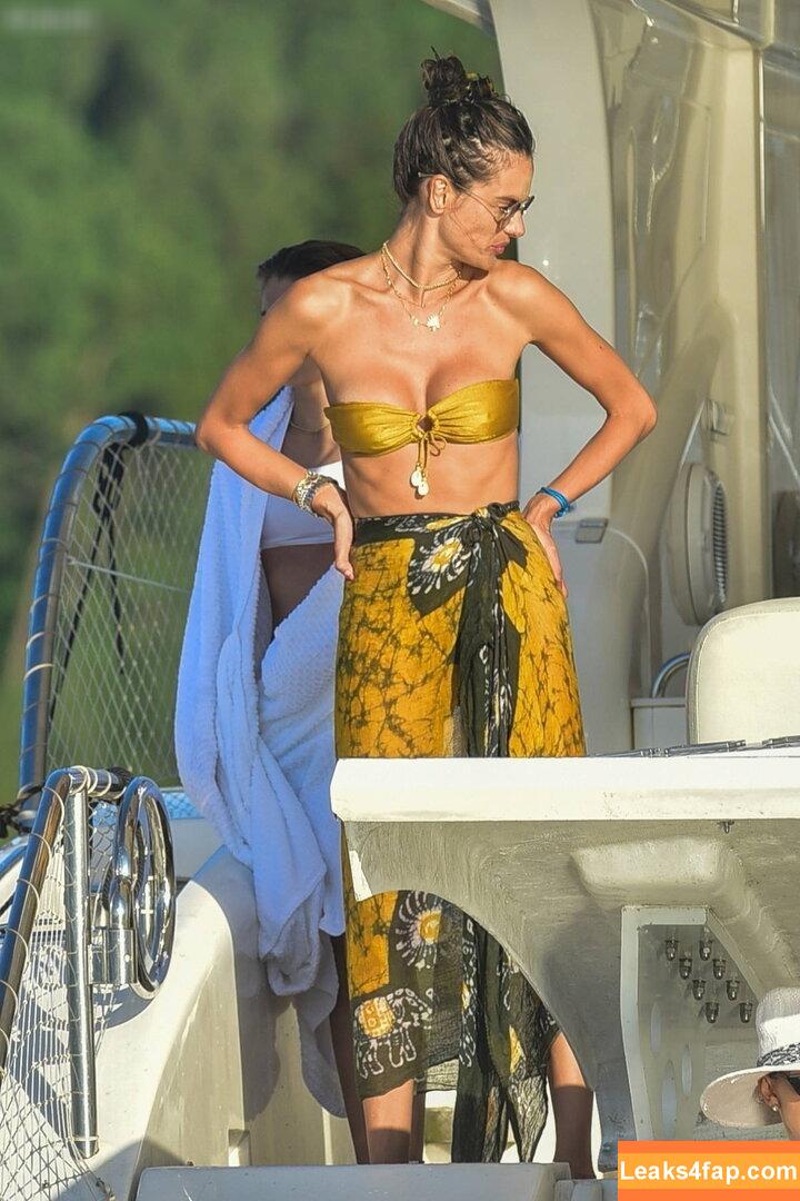 Alessandra Ambrosio / aleambrosio / alelovesanja / alessandraambrosio leaked photo photo #2504