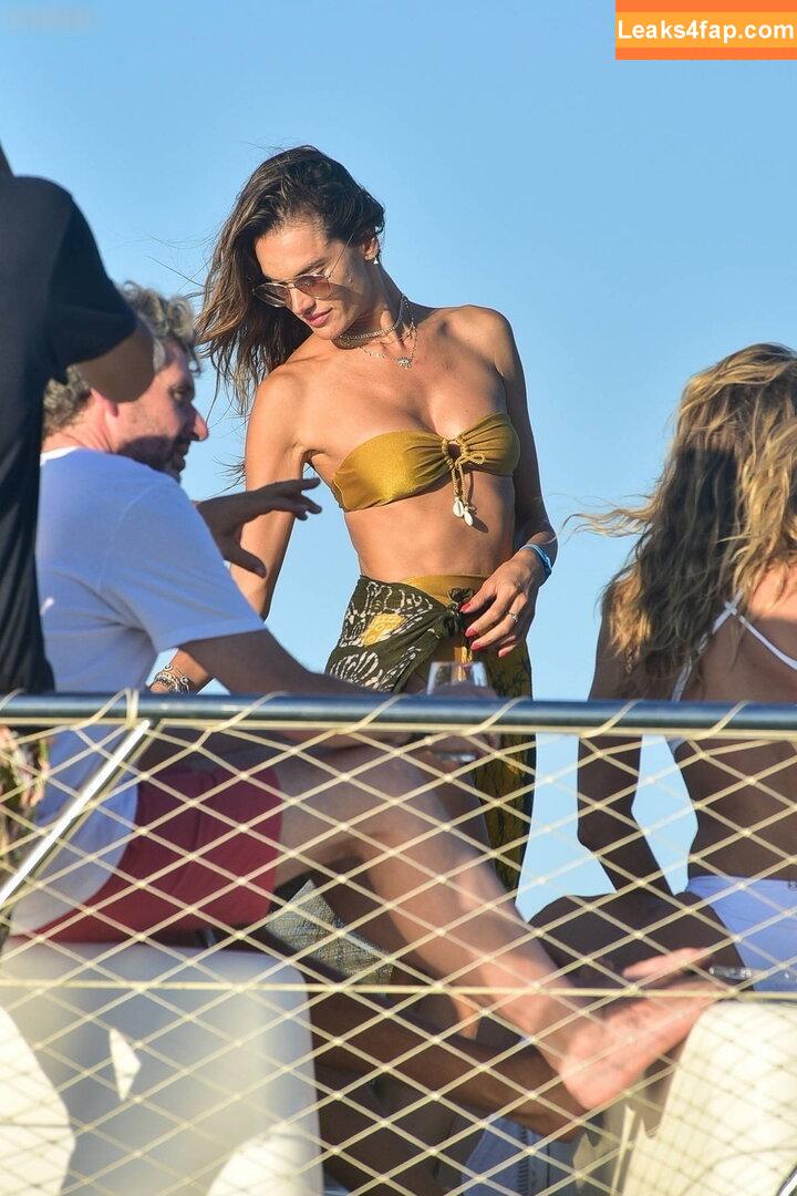 Alessandra Ambrosio / aleambrosio / alelovesanja / alessandraambrosio слитое фото фото #2508