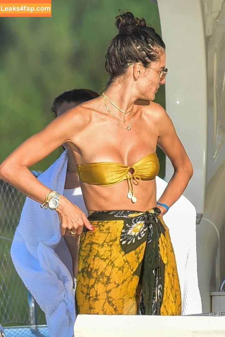 Alessandra Ambrosio / aleambrosio / alelovesanja / alessandraambrosio слитое фото фото #2516