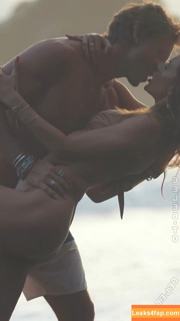 Alessandra Ambrosio / Alessandra / aleambrosio / alelovesanja / alessandraambrosio / https: leaked photo photo #2870