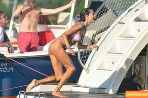 Alessandra Ambrosio photo #2024