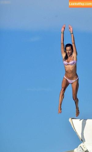 Alessandra Ambrosio photo #2027