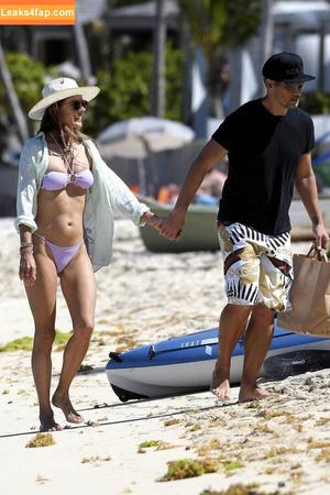 Alessandra Ambrosio photo #2594