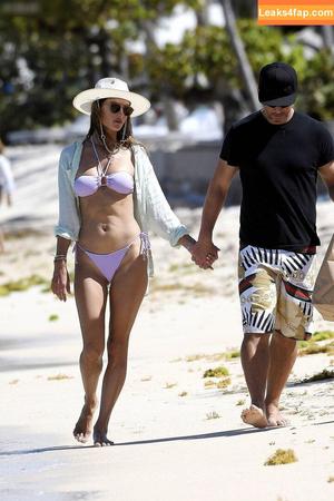 Alessandra Ambrosio photo #2602
