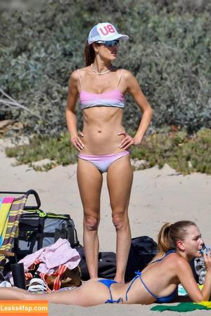 Alessandra Ambrosio photo #2657