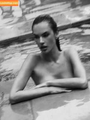 Alessandra Ambrosio photo #2709