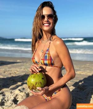 Alessandra Ambrosio photo #2877