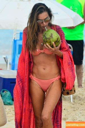 Alessandra Ambrosio photo #2923