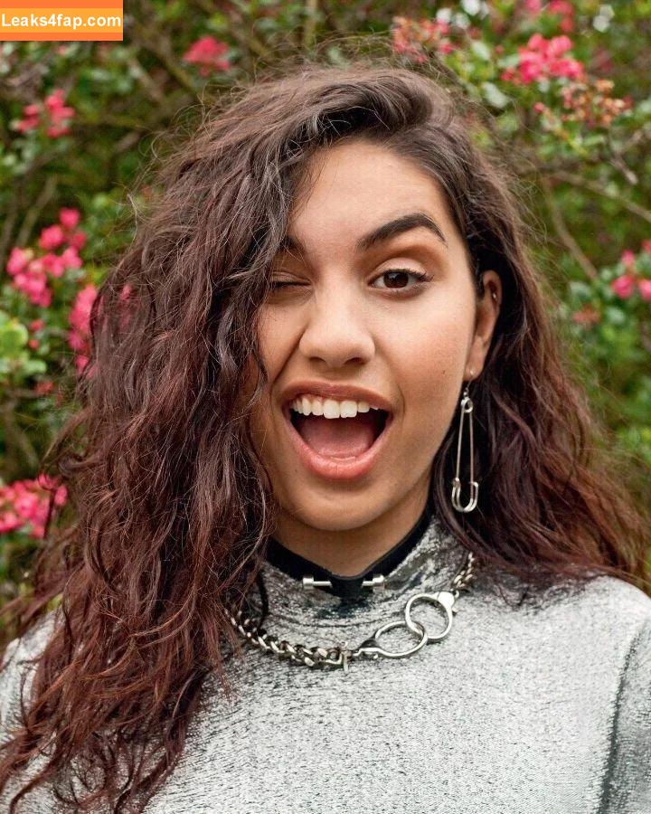 Alessia Cara / 697145310 / alessiacara / alessiasmusic слитое фото фото #0004