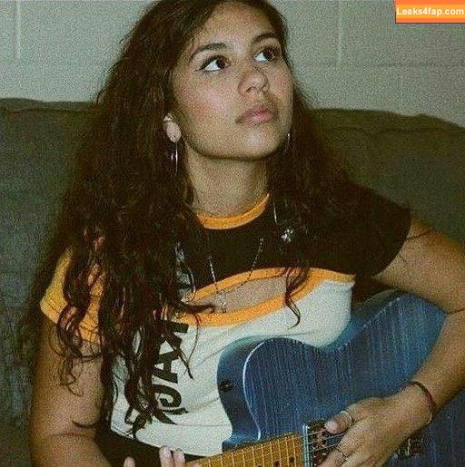 Alessia Cara / 697145310 / alessiacara / alessiasmusic leaked photo photo #0020