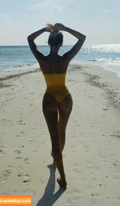 Alessia Marcuzzi / alessiamarcuzzi leaked photo photo #0090