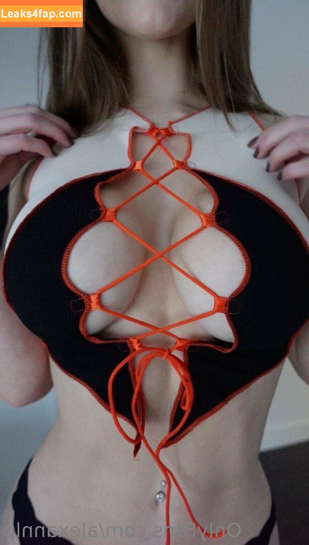 Alex Ann Lavigne /  leaked photo photo #0009