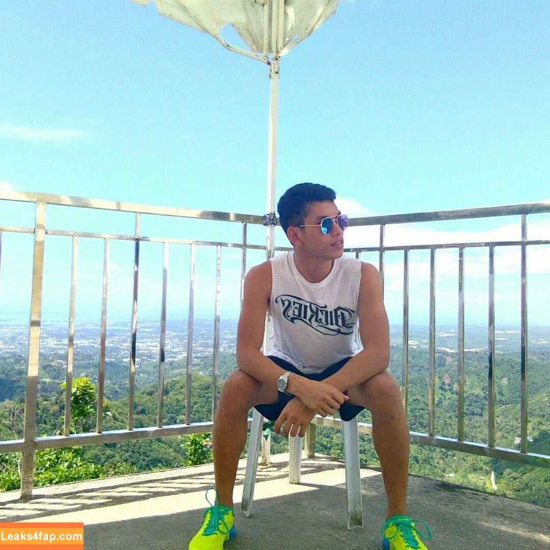 Alex Cadayona /  leaked photo photo #0002