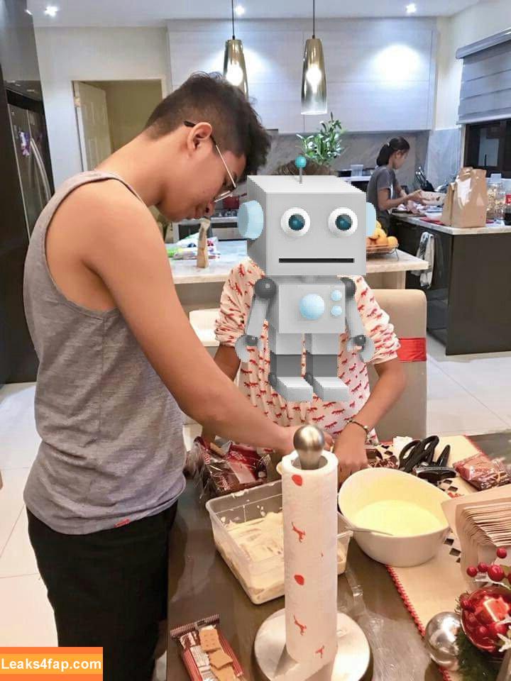 Alex Cadayona /  leaked photo photo #0005