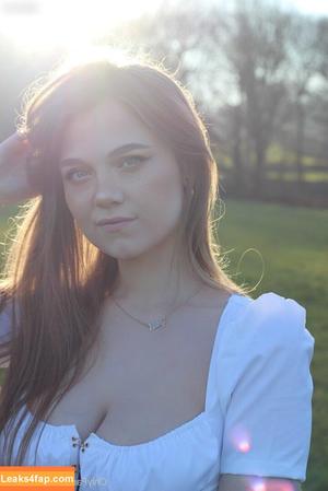 Alex Clark photo #0345
