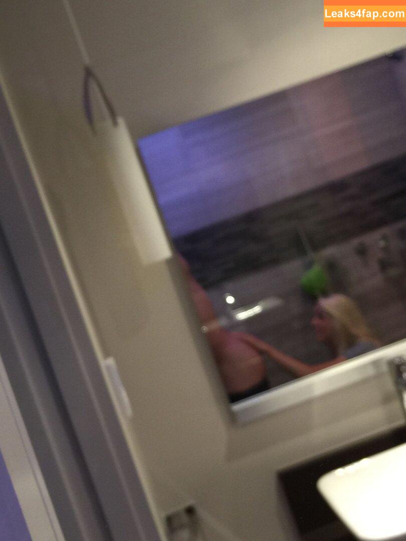 Alex Cooper / alexandracooper leaked photo photo #0090