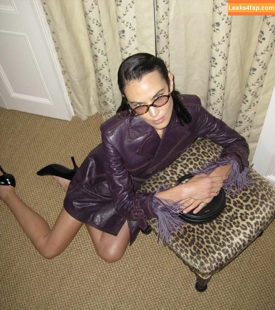 Alexa Chung / alexachung / https: leaked photo photo #0074