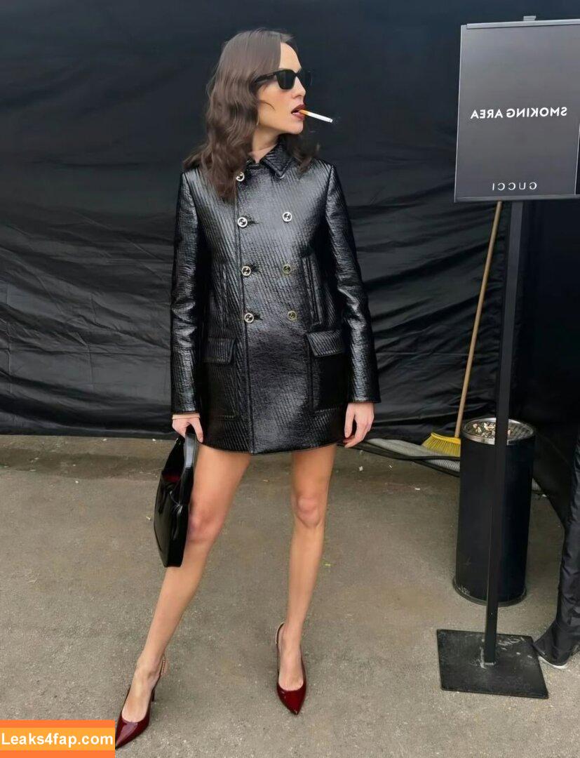 Alexa Chung / alexachung / https: слитое фото фото #0119
